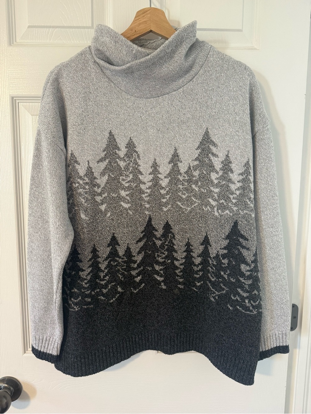 29. COTTON COUNTRY PARKHURST THALIA TREE PULLOVER SZ L
